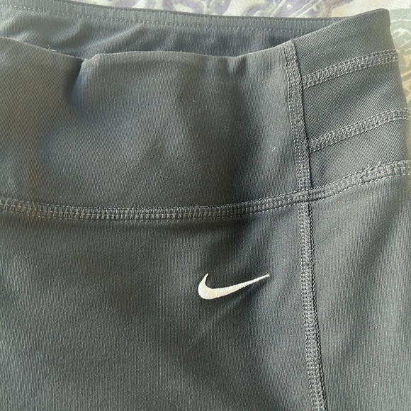 Nike Dri-Fit capri pants - Picture 2 of 6